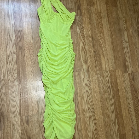 House of CB Valentina Asymmetric Cutout One-Shoulder Midi Dress Size Small - Picture 6 of 11